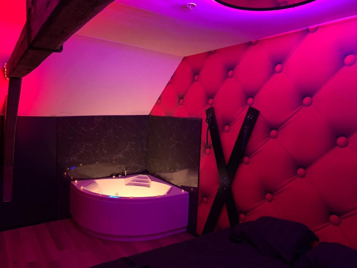 Love Room Avec Jacuzzi Prive Bonnetable Exterior foto